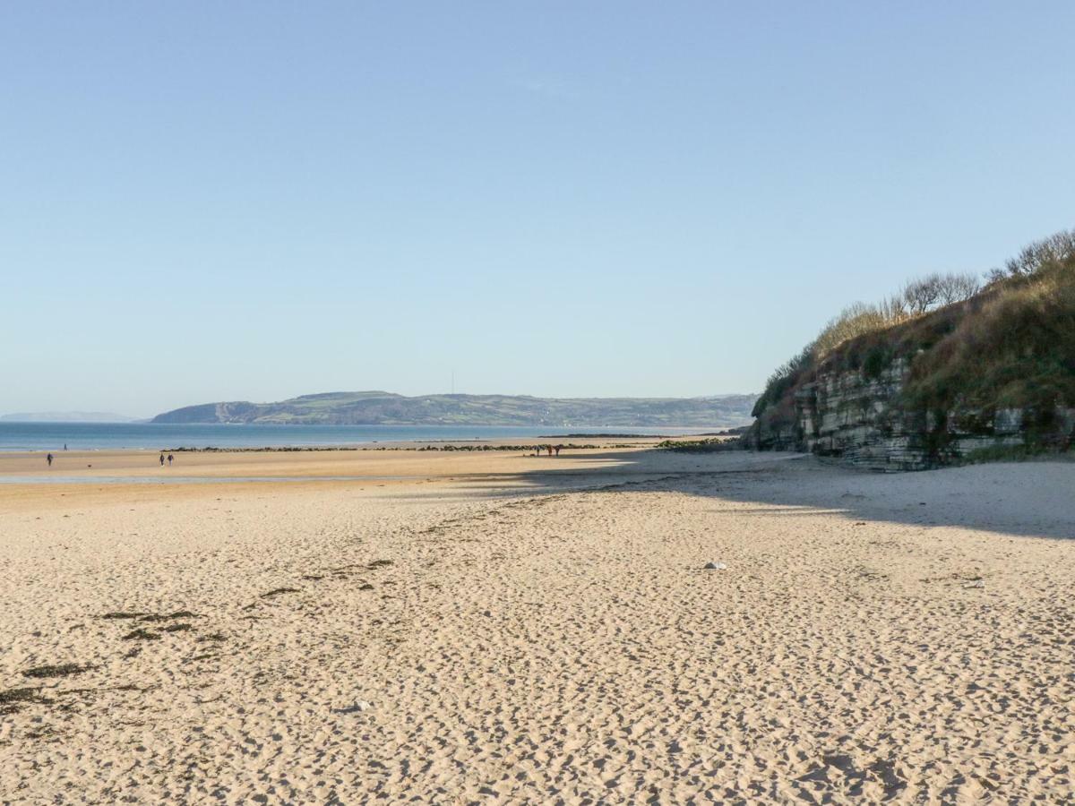 Cororion Cottage Benllech Exterior photo